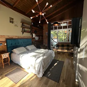 https://recanto-dos-passarinhos-studio-com-jardim.santa-catarina-brasil.com